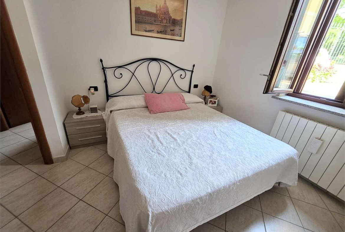 LUMINOSO TRILOCALE CON AREA ESTERNA ESCLUSIVA – ZERO SPESE CONDOMINIALI!