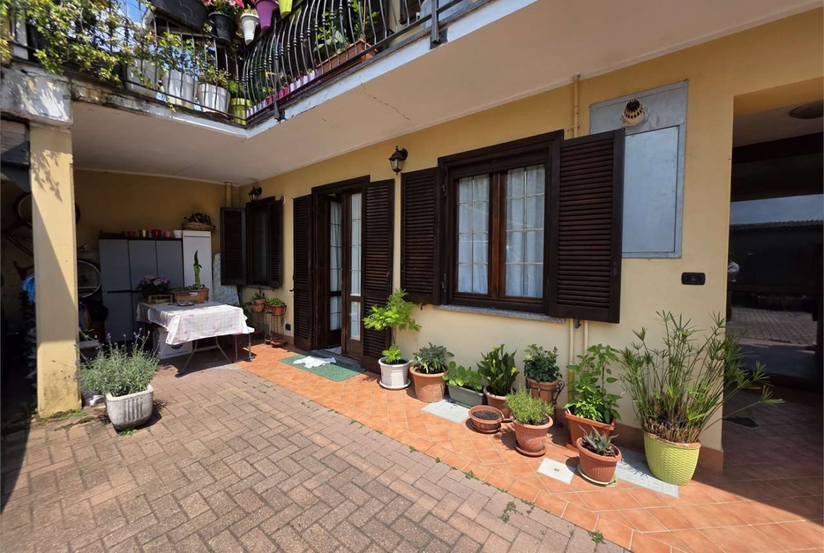 LUMINOSO TRILOCALE CON AREA ESTERNA ESCLUSIVA – ZERO SPESE CONDOMINIALI!