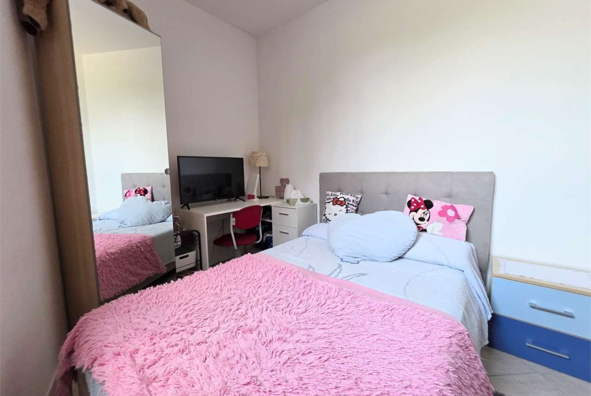 LUMINOSO TRILOCALE CON AREA ESTERNA ESCLUSIVA – ZERO SPESE CONDOMINIALI!