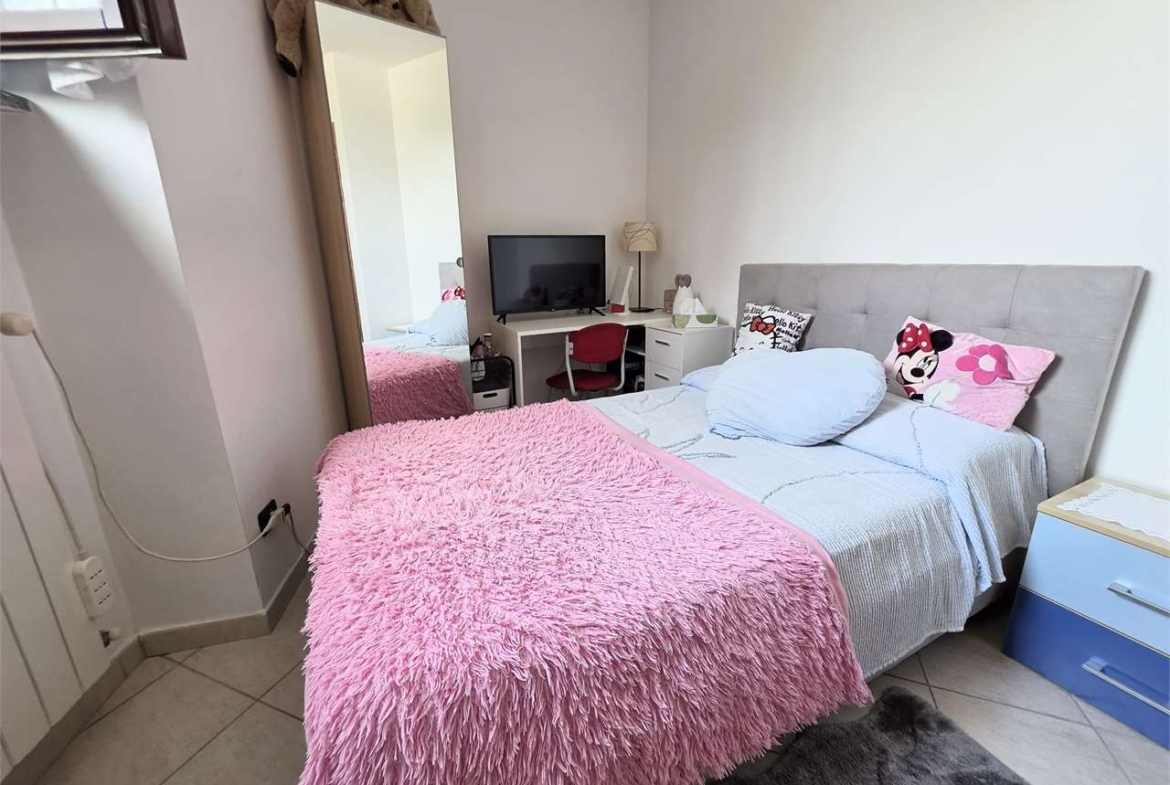 LUMINOSO TRILOCALE CON AREA ESTERNA ESCLUSIVA – ZERO SPESE CONDOMINIALI!