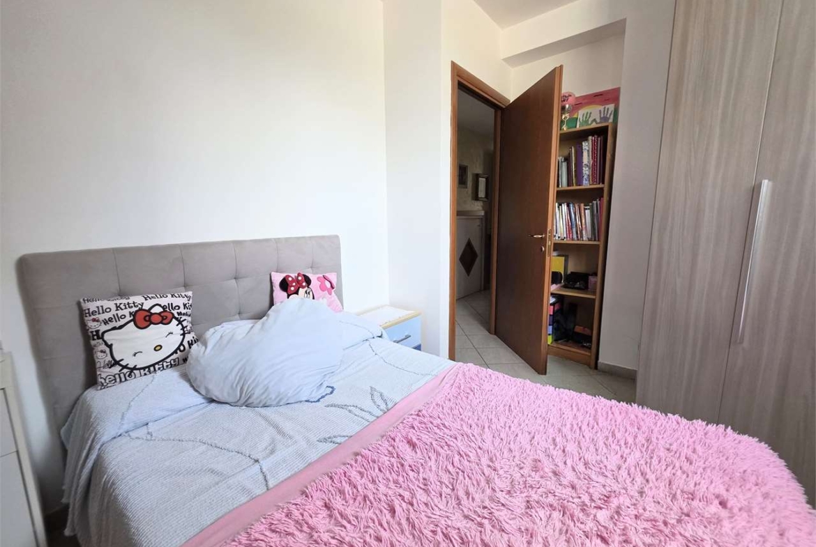 LUMINOSO TRILOCALE CON AREA ESTERNA ESCLUSIVA – ZERO SPESE CONDOMINIALI!