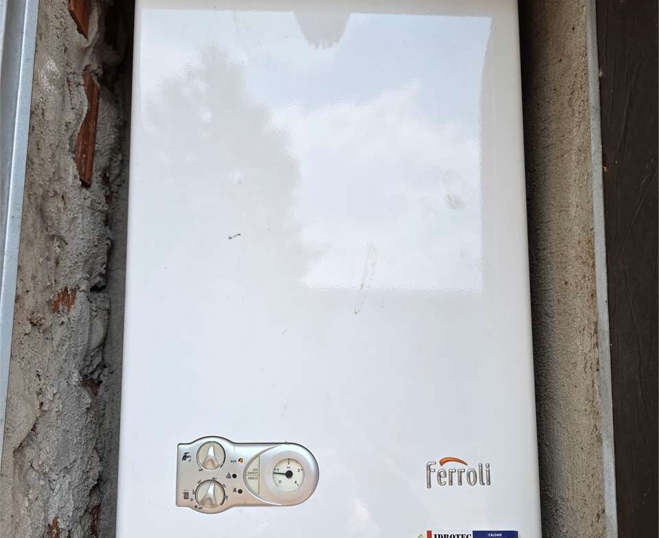 LUMINOSO TRILOCALE CON AREA ESTERNA ESCLUSIVA – ZERO SPESE CONDOMINIALI!