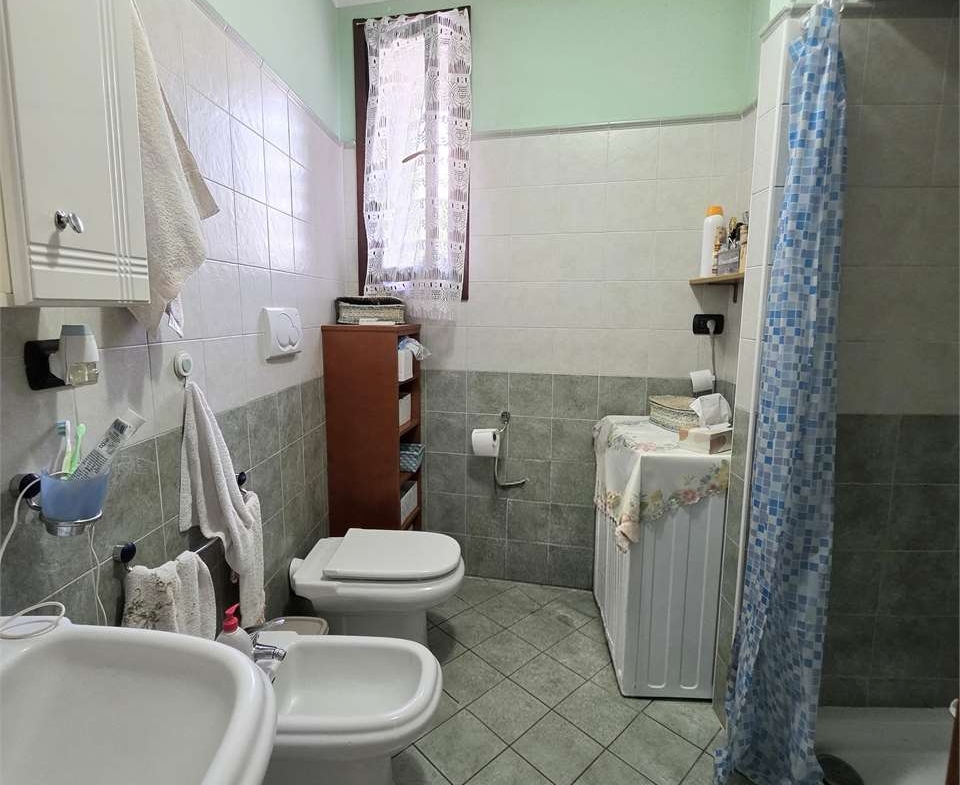 LUMINOSO TRILOCALE CON AREA ESTERNA ESCLUSIVA – ZERO SPESE CONDOMINIALI!