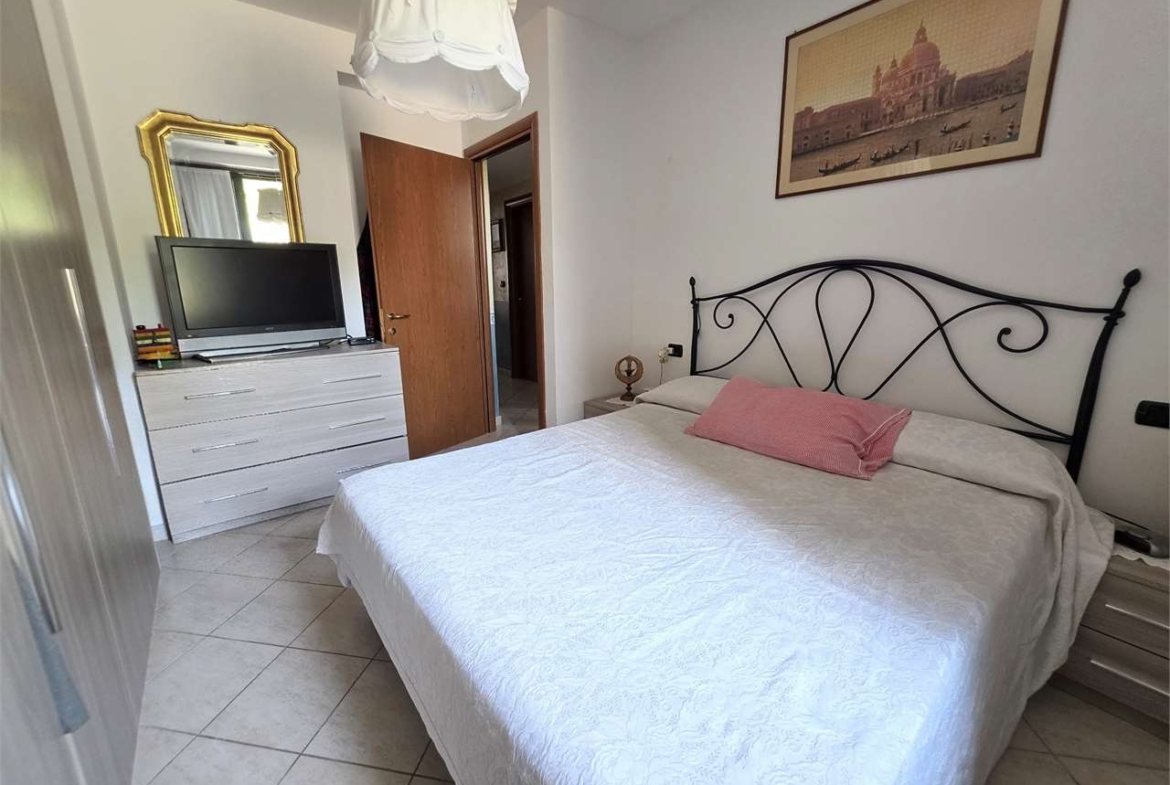 LUMINOSO TRILOCALE CON AREA ESTERNA ESCLUSIVA – ZERO SPESE CONDOMINIALI!