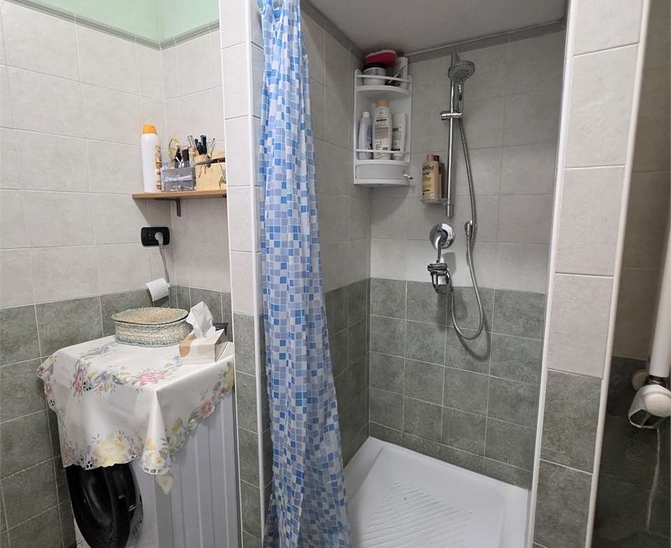 LUMINOSO TRILOCALE CON AREA ESTERNA ESCLUSIVA – ZERO SPESE CONDOMINIALI!