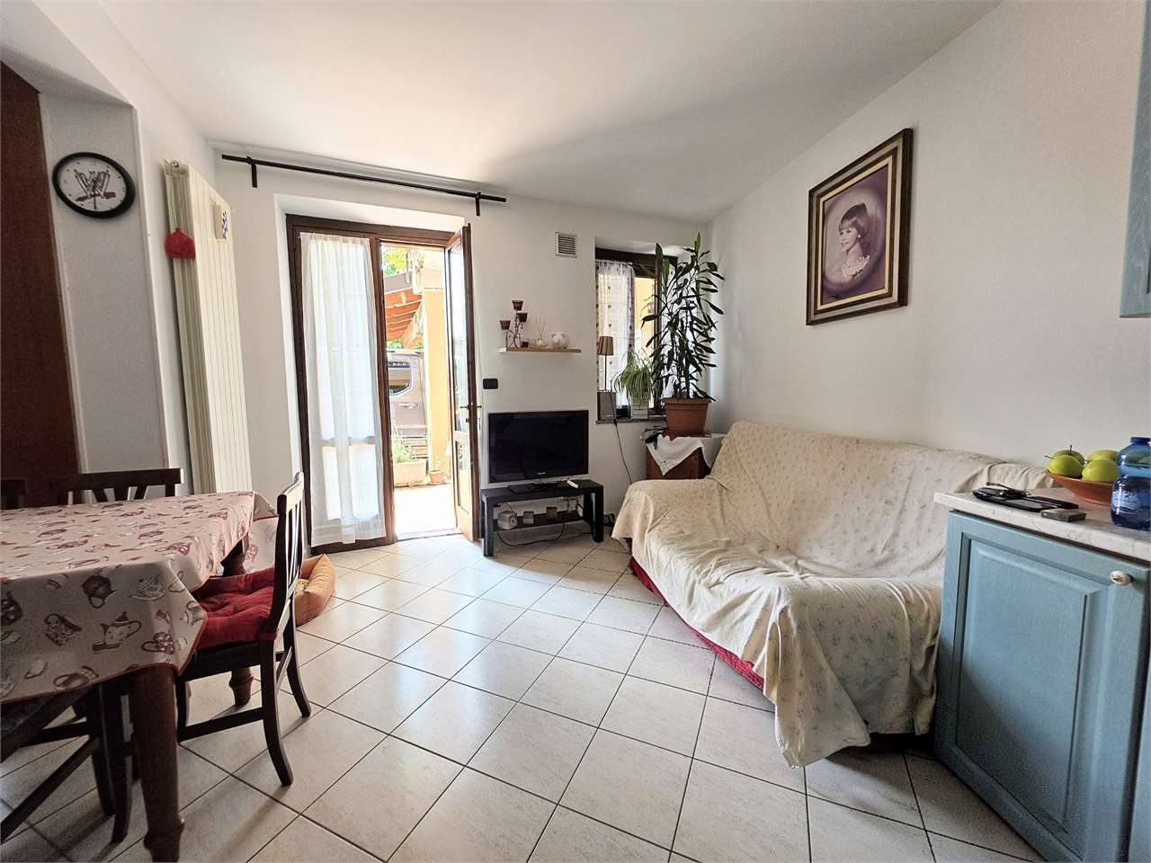 LUMINOSO TRILOCALE CON AREA ESTERNA ESCLUSIVA – ZERO SPESE CONDOMINIALI!