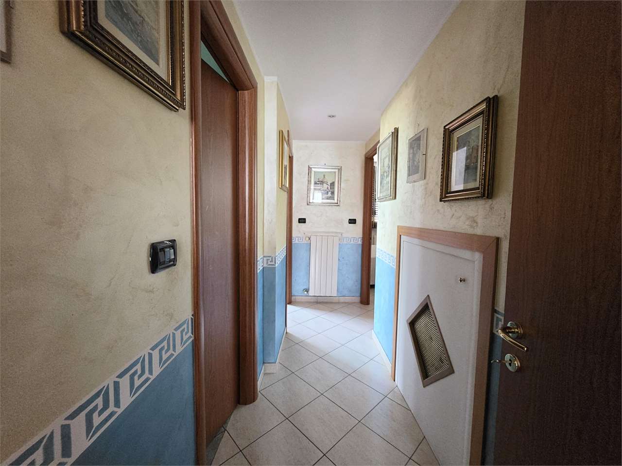 LUMINOSO TRILOCALE CON AREA ESTERNA ESCLUSIVA – ZERO SPESE CONDOMINIALI!