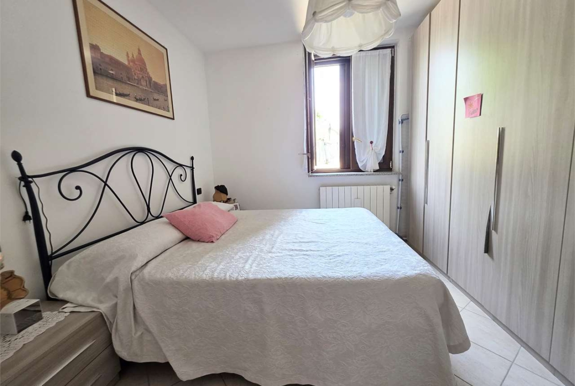 LUMINOSO TRILOCALE CON AREA ESTERNA ESCLUSIVA – ZERO SPESE CONDOMINIALI!