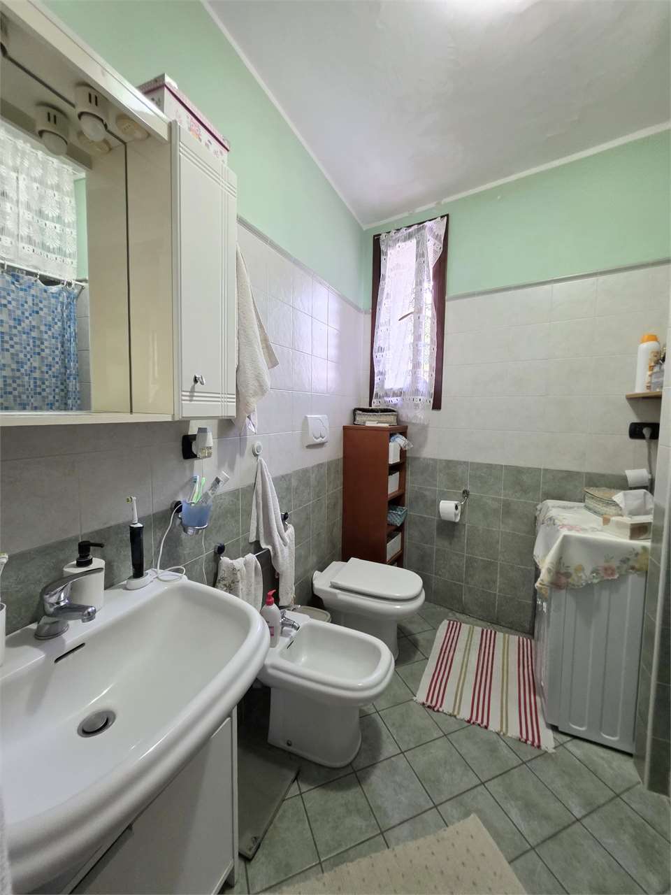 LUMINOSO TRILOCALE CON AREA ESTERNA ESCLUSIVA – ZERO SPESE CONDOMINIALI!