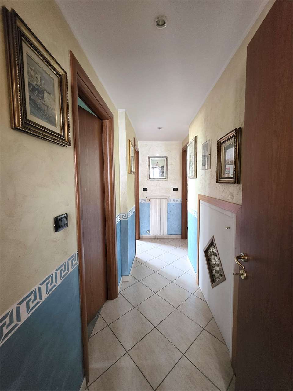 LUMINOSO TRILOCALE CON AREA ESTERNA ESCLUSIVA – ZERO SPESE CONDOMINIALI!
