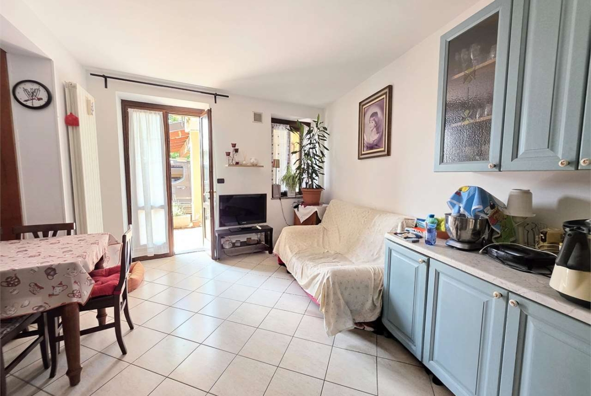 LUMINOSO TRILOCALE CON AREA ESTERNA ESCLUSIVA – ZERO SPESE CONDOMINIALI!