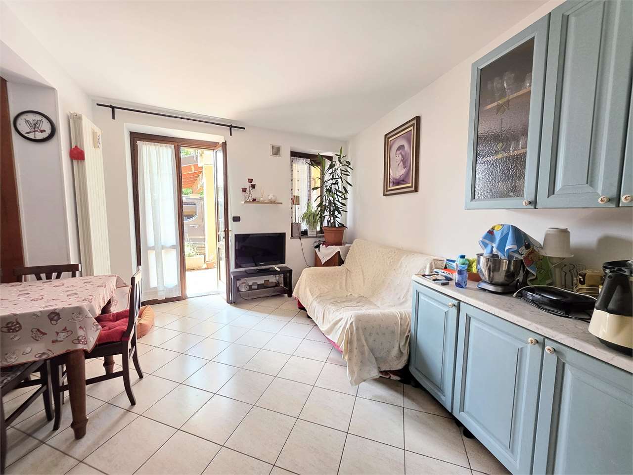 LUMINOSO TRILOCALE CON AREA ESTERNA ESCLUSIVA – ZERO SPESE CONDOMINIALI!